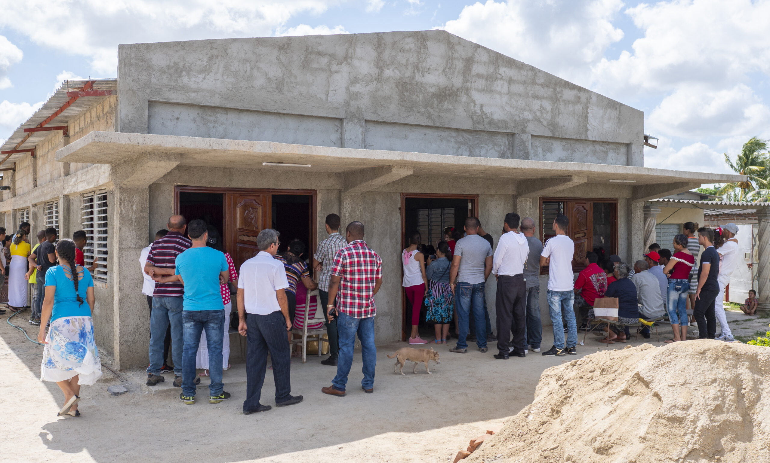 Cuba church outside 2